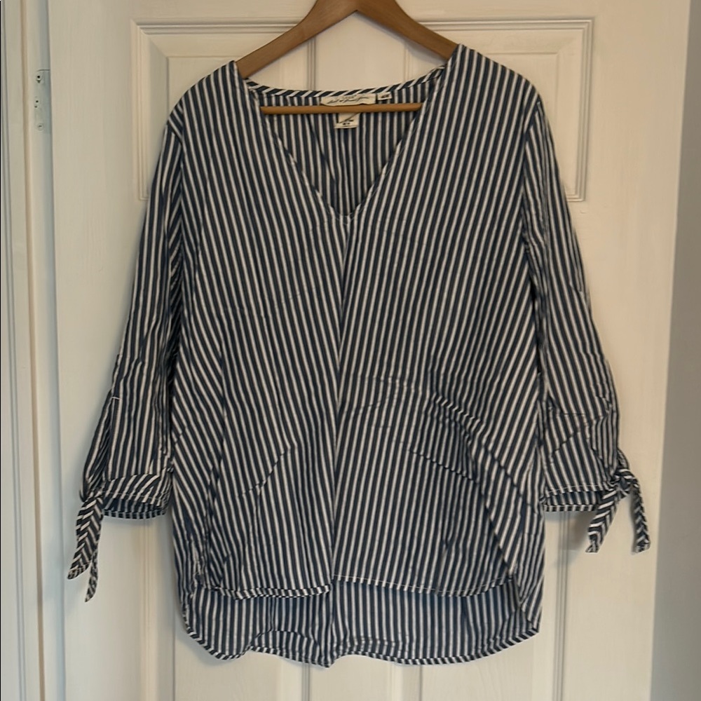 H&M White and Blue Boxy Tie Front Tunic